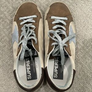 Authentic Golden Goose women’s sneaker